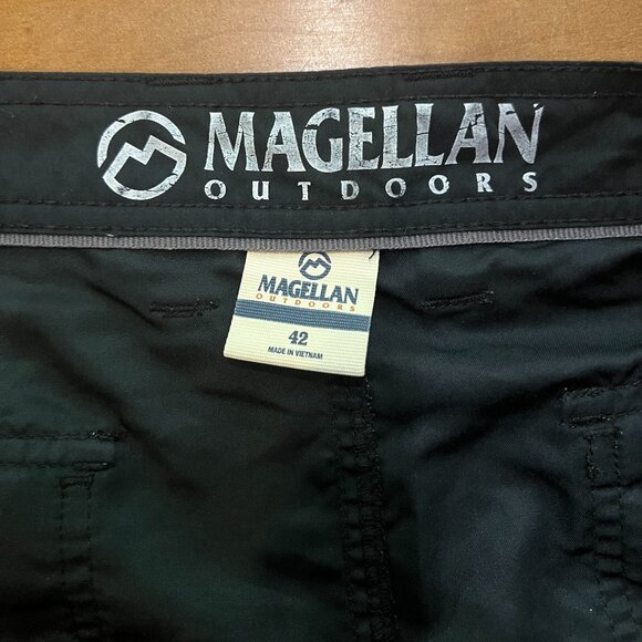 Magellan Outdoors Mens Black Cargo Shorts 42 Fishing Hiking Camping - Picture 5 of 6